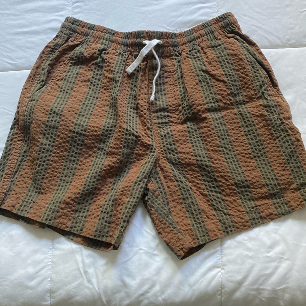 J. Crew 6" dock short in stretch seersucker